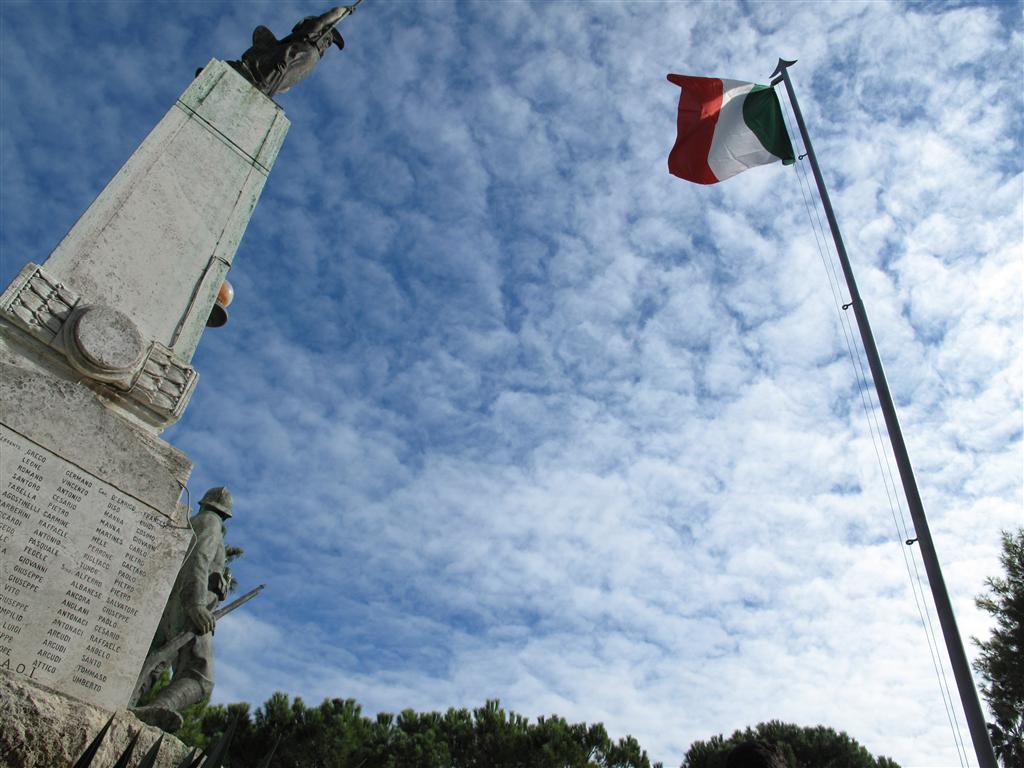 Il tricolore garrisce a Galatina